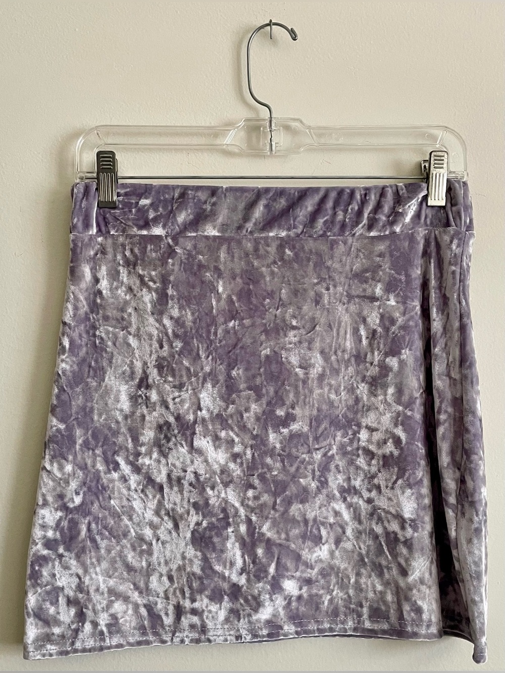 🪻NWT Boohoo Lilac Crushed Velvet Mini Skirt 🪻